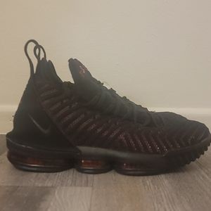 Nike Lebron 16